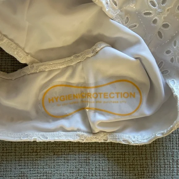 NEW Juillet x Free People Olivia white broderie twist front deep V swimsuit - Picture 8 of 9